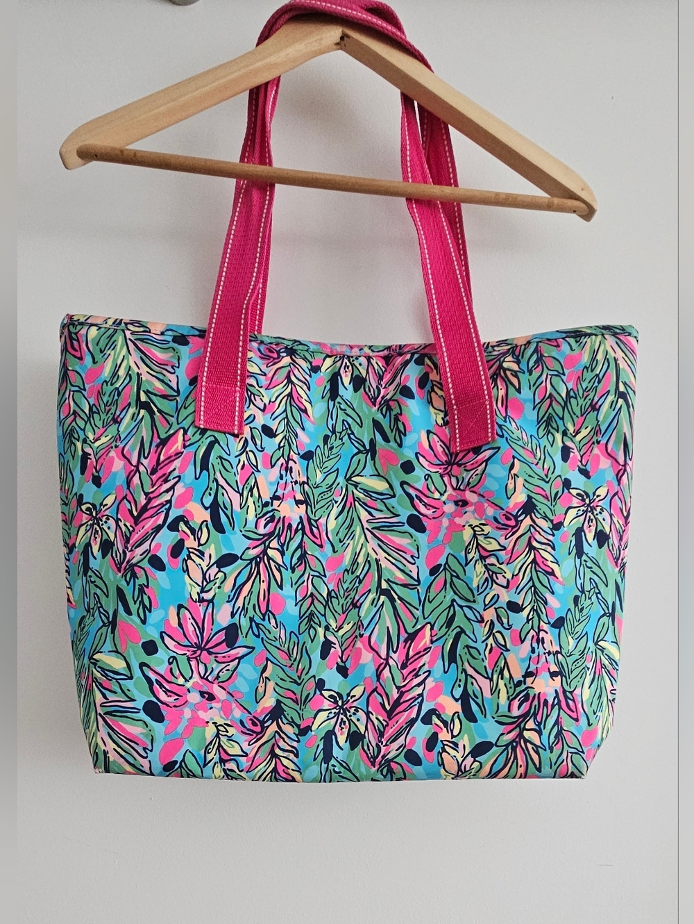 Lilly Pulitzer Insulater Cooler Tote In Hot Spot